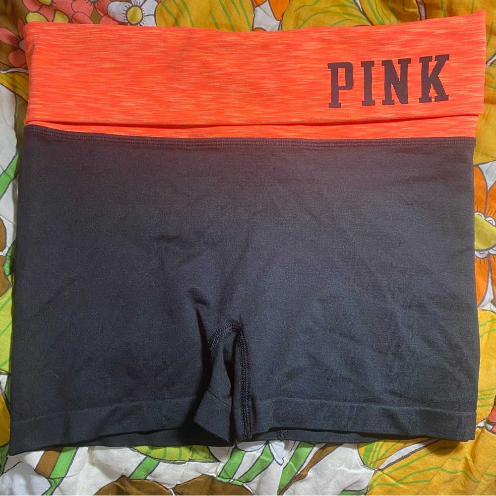 Victoria’s Secret Pink yoga shorts size small